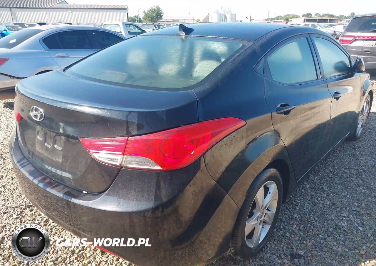 2013 Hyundai Elantra Gls VIN:5NPDH4AE9DH327470 - 4