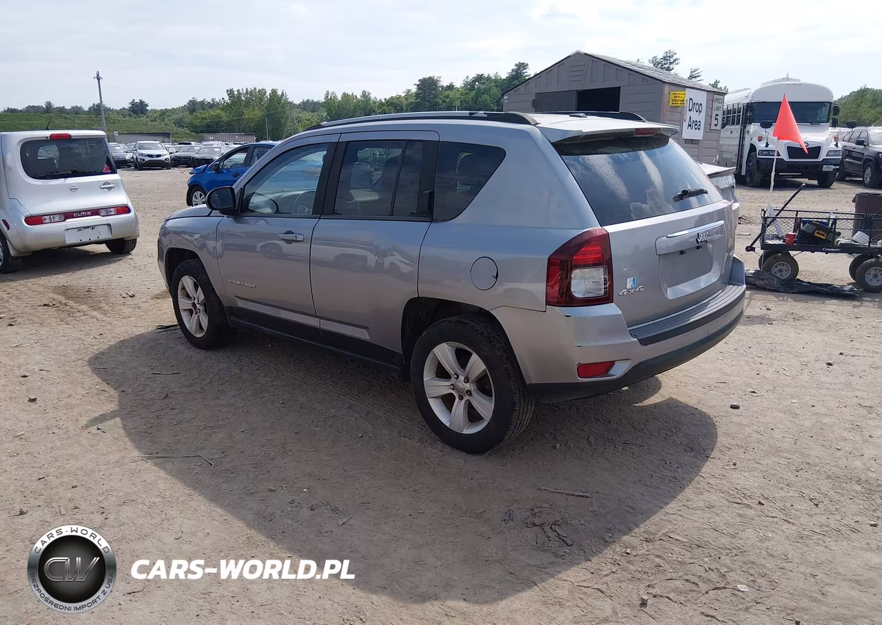 2017 Jeep Compass Latitude 4X4 VIN:1C4NJDEB5HD191794 - 3