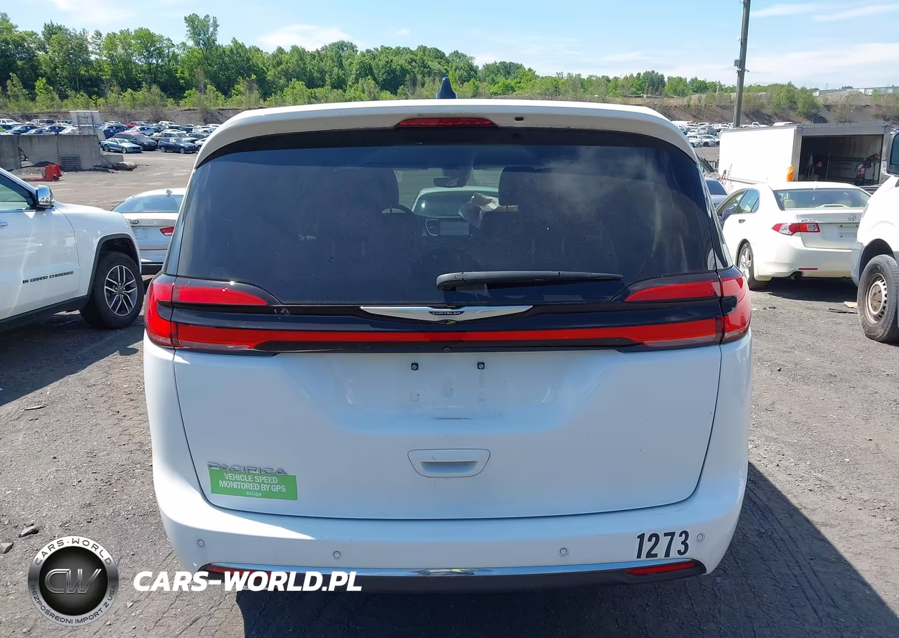 2024 Chrysler Pacifica Touring L VIN:2C4RC1BG9RR132532 - 16