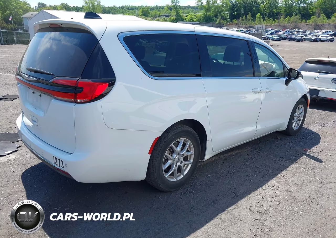 2024 Chrysler Pacifica Touring L VIN:2C4RC1BG9RR132532 - 4