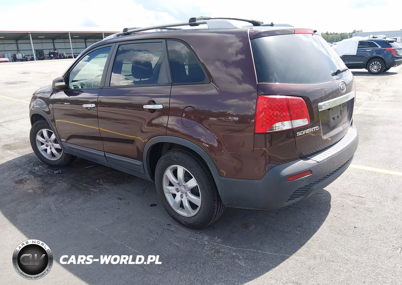 2013 Kia Sorento Lx VIN:5XYKTCA6XDG333083 - 3