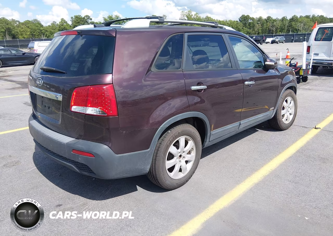2013 Kia Sorento Lx VIN:5XYKTCA6XDG333083 - 4