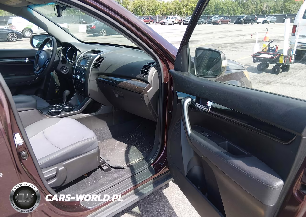 2013 Kia Sorento Lx VIN:5XYKTCA6XDG333083 - 5