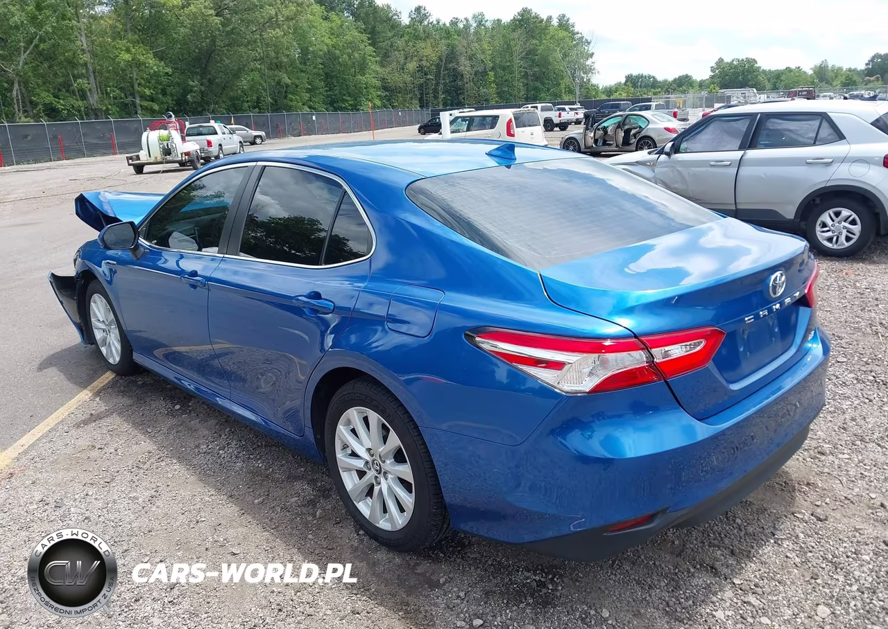2019 Toyota Camry Le VIN:4T1B11HK4KU295189 - 3