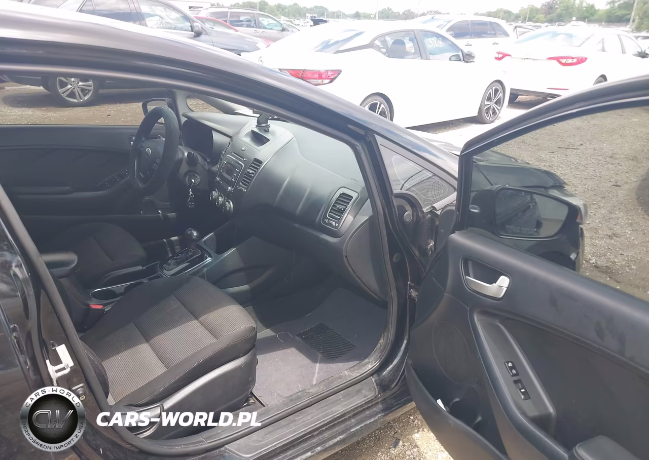 2018 Kia Forte Lx VIN:3KPFK4A75JE175649 - 5