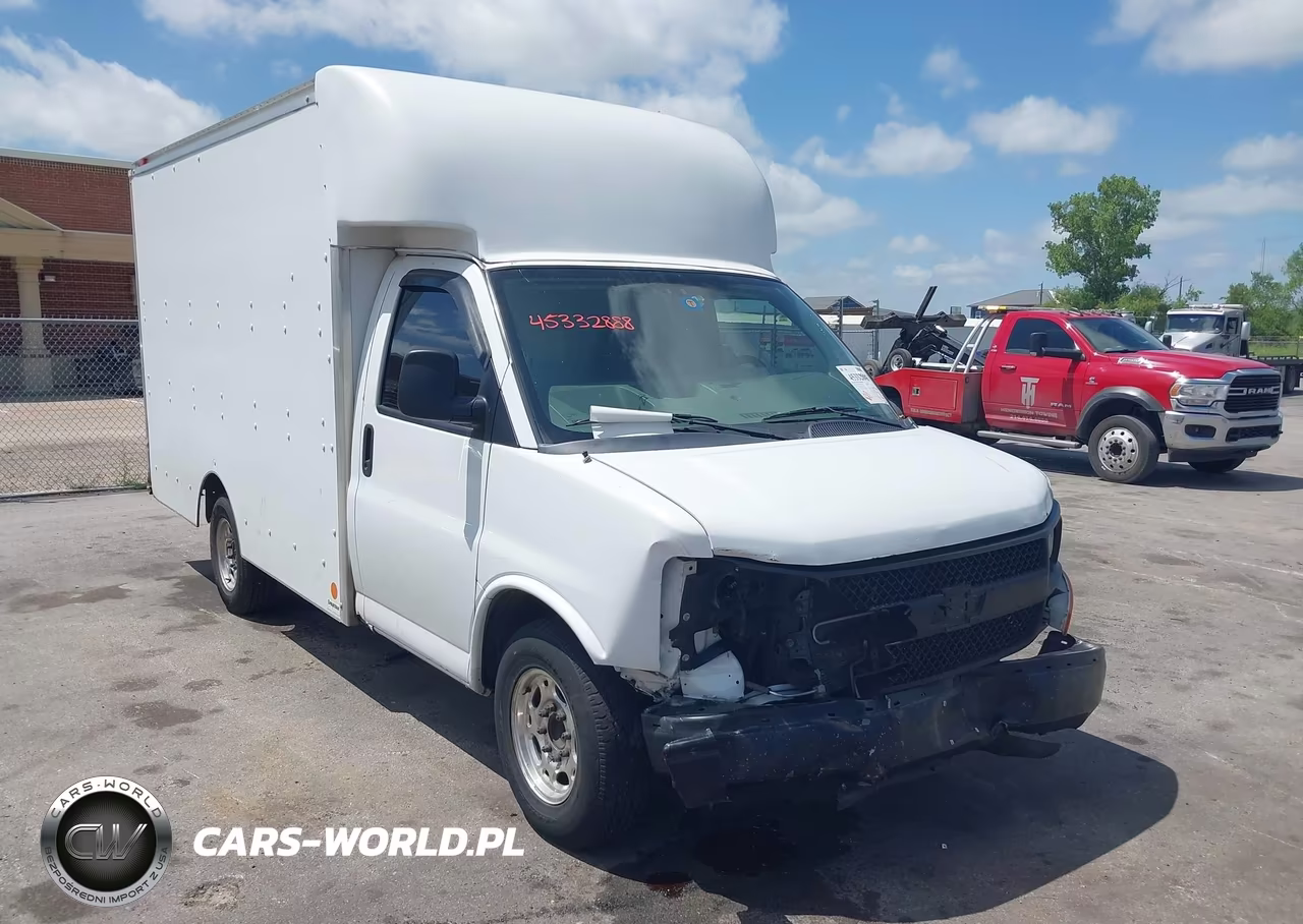 2013 Chevrolet Express Cutaway 3500