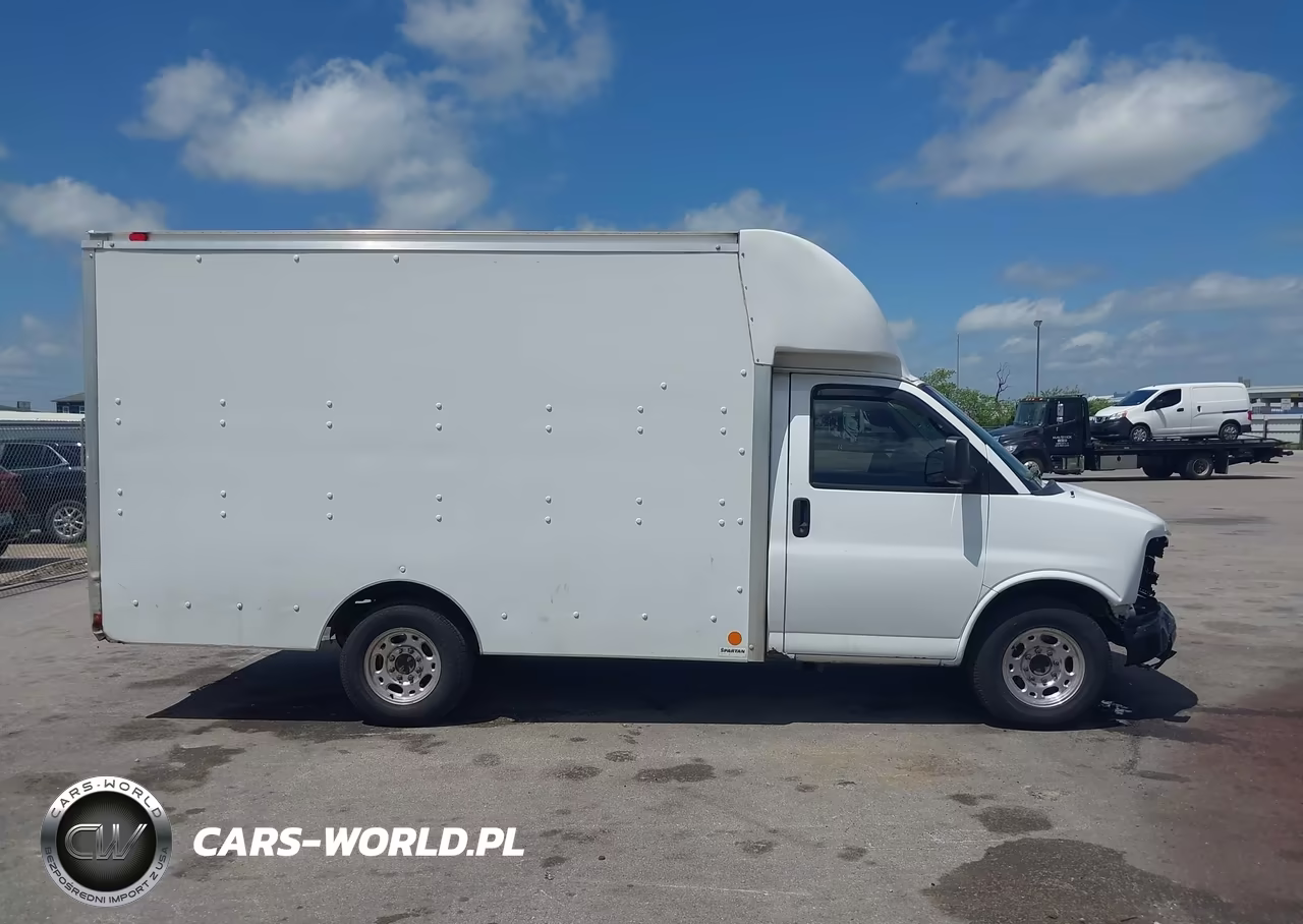 2013 Chevrolet Express Cutaway 3500 VIN:1GB0G2BA2D1111795 - 13