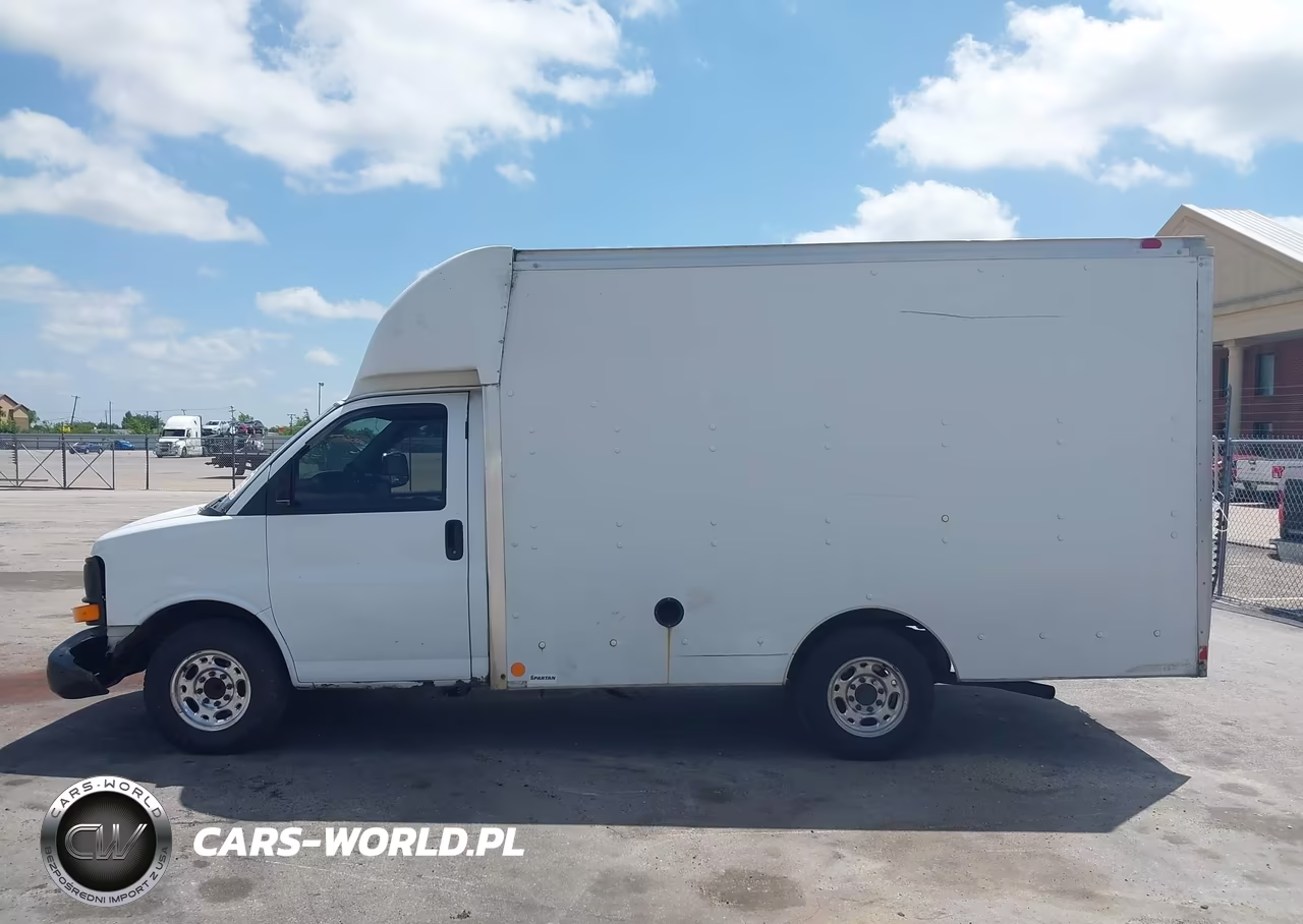 2013 Chevrolet Express Cutaway 3500 VIN:1GB0G2BA2D1111795 - 14