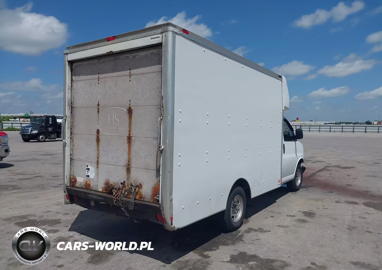 2013 Chevrolet Express Cutaway 3500 VIN:1GB0G2BA2D1111795 - 4