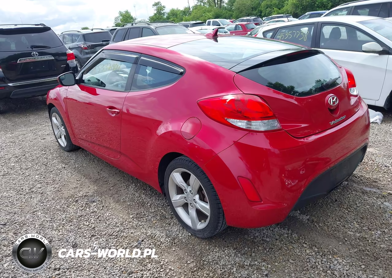 2015 Hyundai Veloster VIN:KMHTC6AD1FU245041 - 3