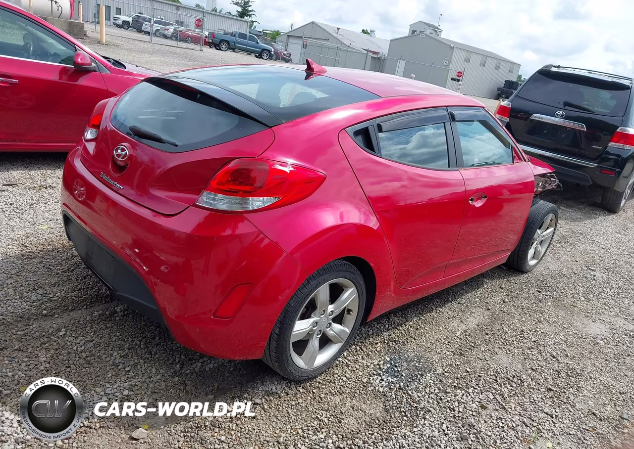 2015 Hyundai Veloster VIN:KMHTC6AD1FU245041 - 4