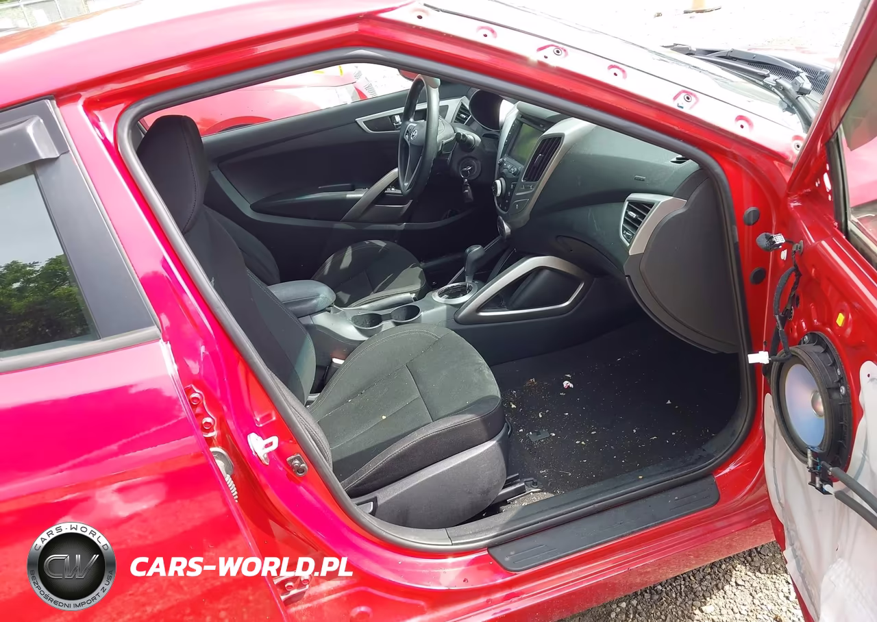 2015 Hyundai Veloster VIN:KMHTC6AD1FU245041 - 5