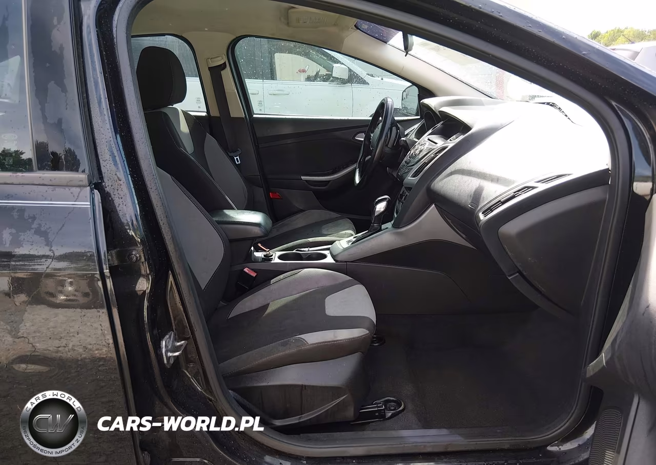 2012 Ford Focus Se VIN:1FAHP3F23CL443809 - 5
