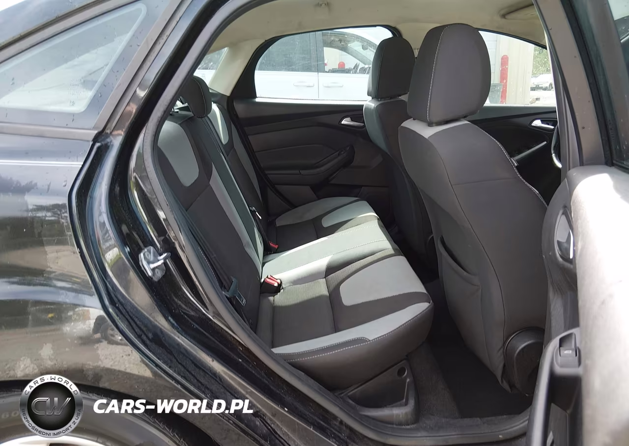 2012 Ford Focus Se VIN:1FAHP3F23CL443809 - 8
