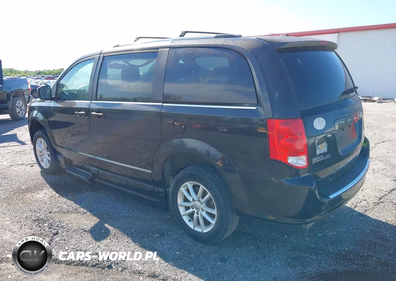 2018 Dodge Grand Caravan Sxt VIN:2C4RDGCG9JR179367 - 3