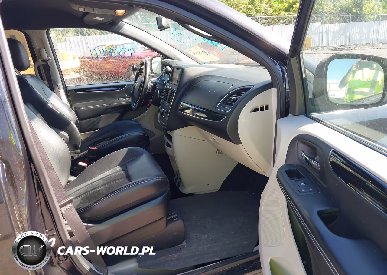 2018 Dodge Grand Caravan Sxt VIN:2C4RDGCG9JR179367 - 5