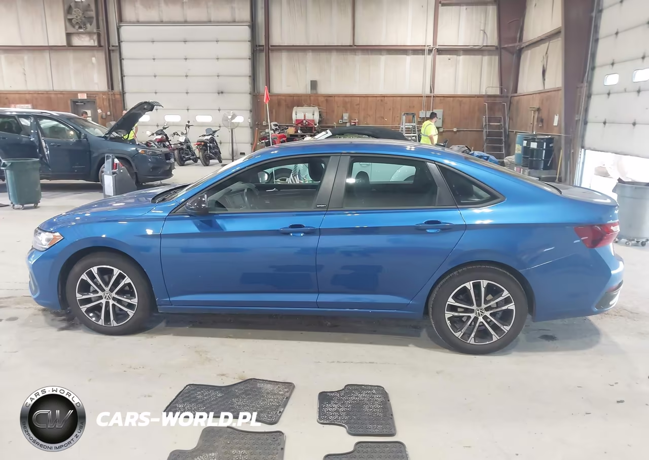 2024 Volkswagen Jetta 1.5T Sport VIN:3VWBM7BU6RM081678 - 14