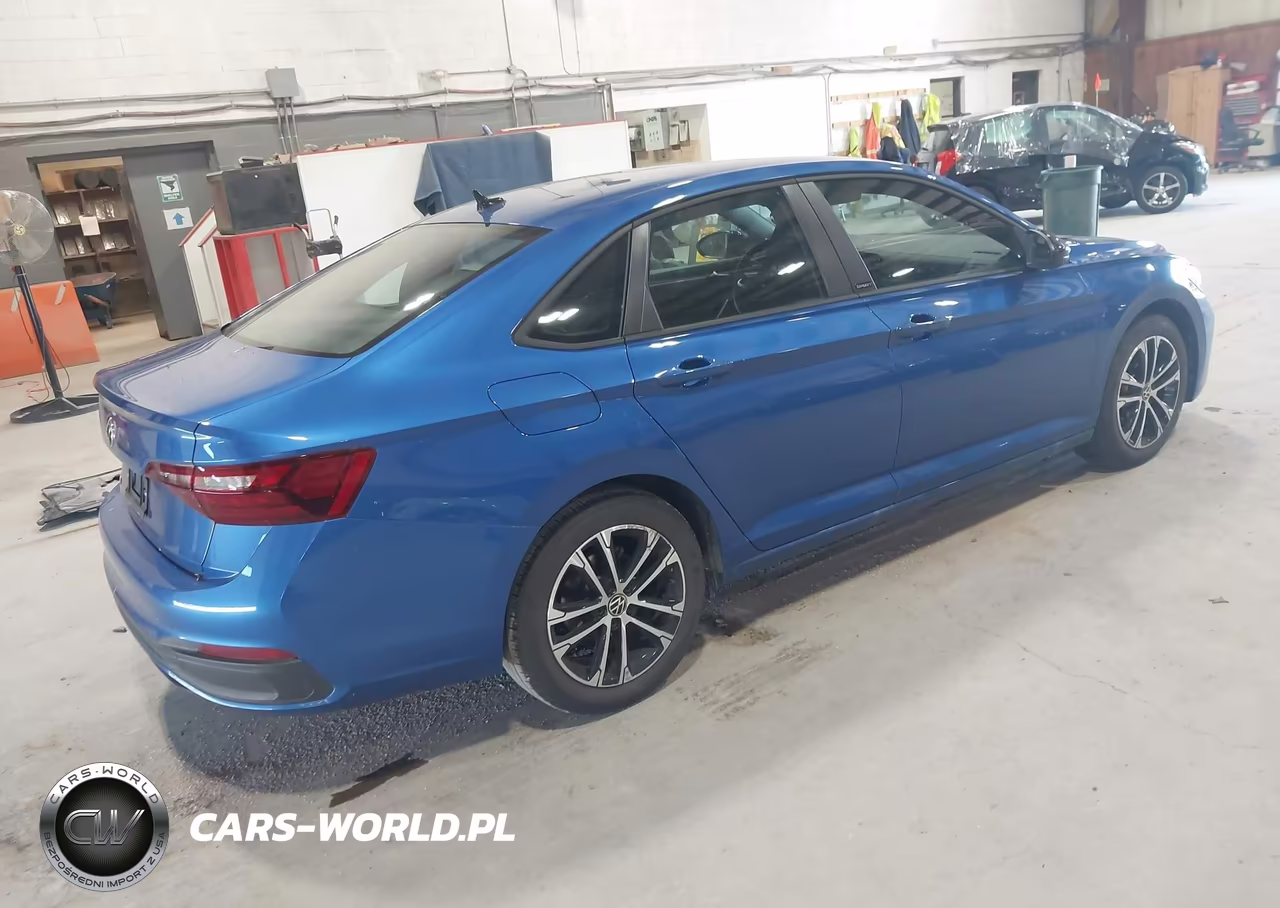 2024 Volkswagen Jetta 1.5T Sport VIN:3VWBM7BU6RM081678 - 4
