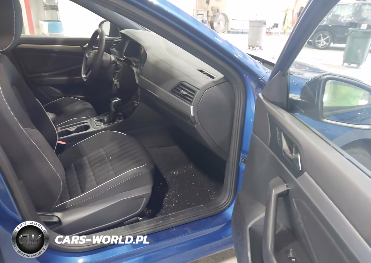 2024 Volkswagen Jetta 1.5T Sport VIN:3VWBM7BU6RM081678 - 5