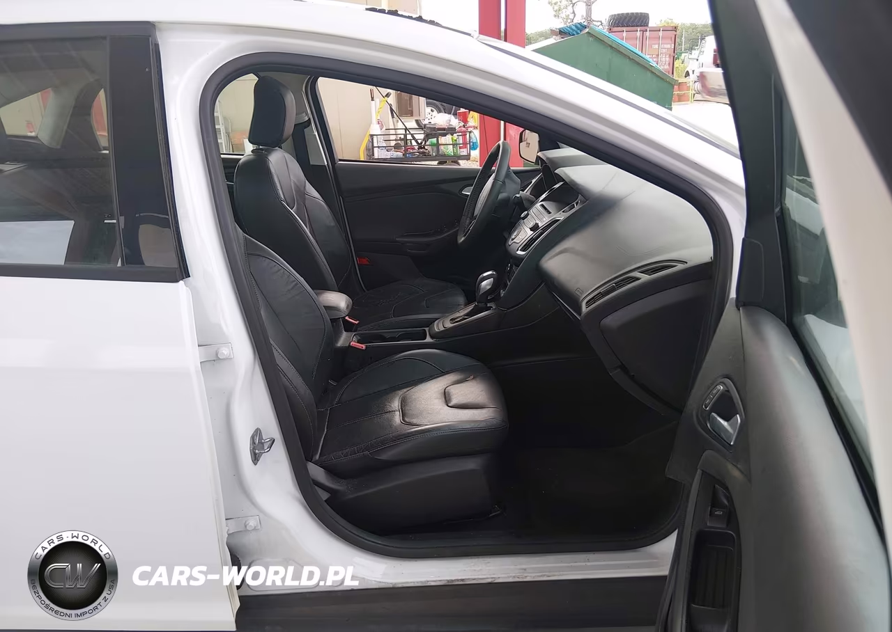 2016 Ford Focus Se VIN:1FADP3F25GL222233 - 5