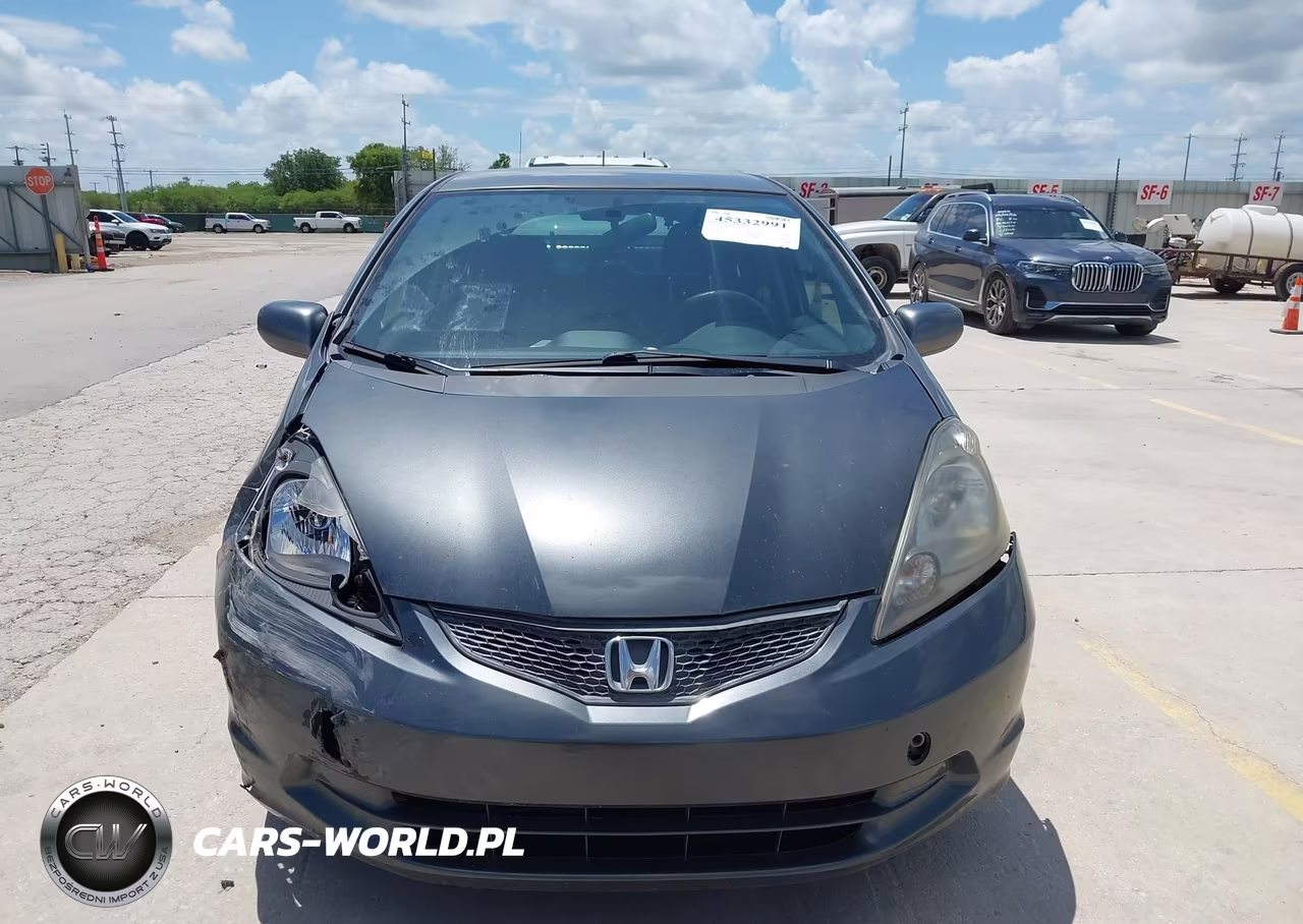 2013 Honda Fit VIN:JHMGE8H34DC017092 - 12