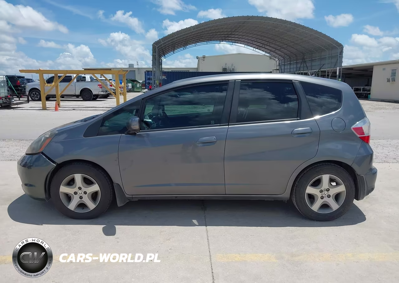 2013 Honda Fit VIN:JHMGE8H34DC017092 - 14