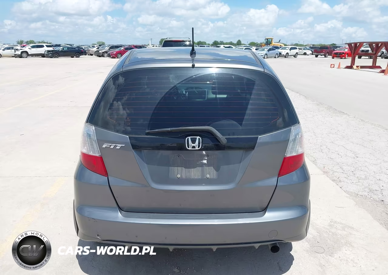 2013 Honda Fit VIN:JHMGE8H34DC017092 - 16