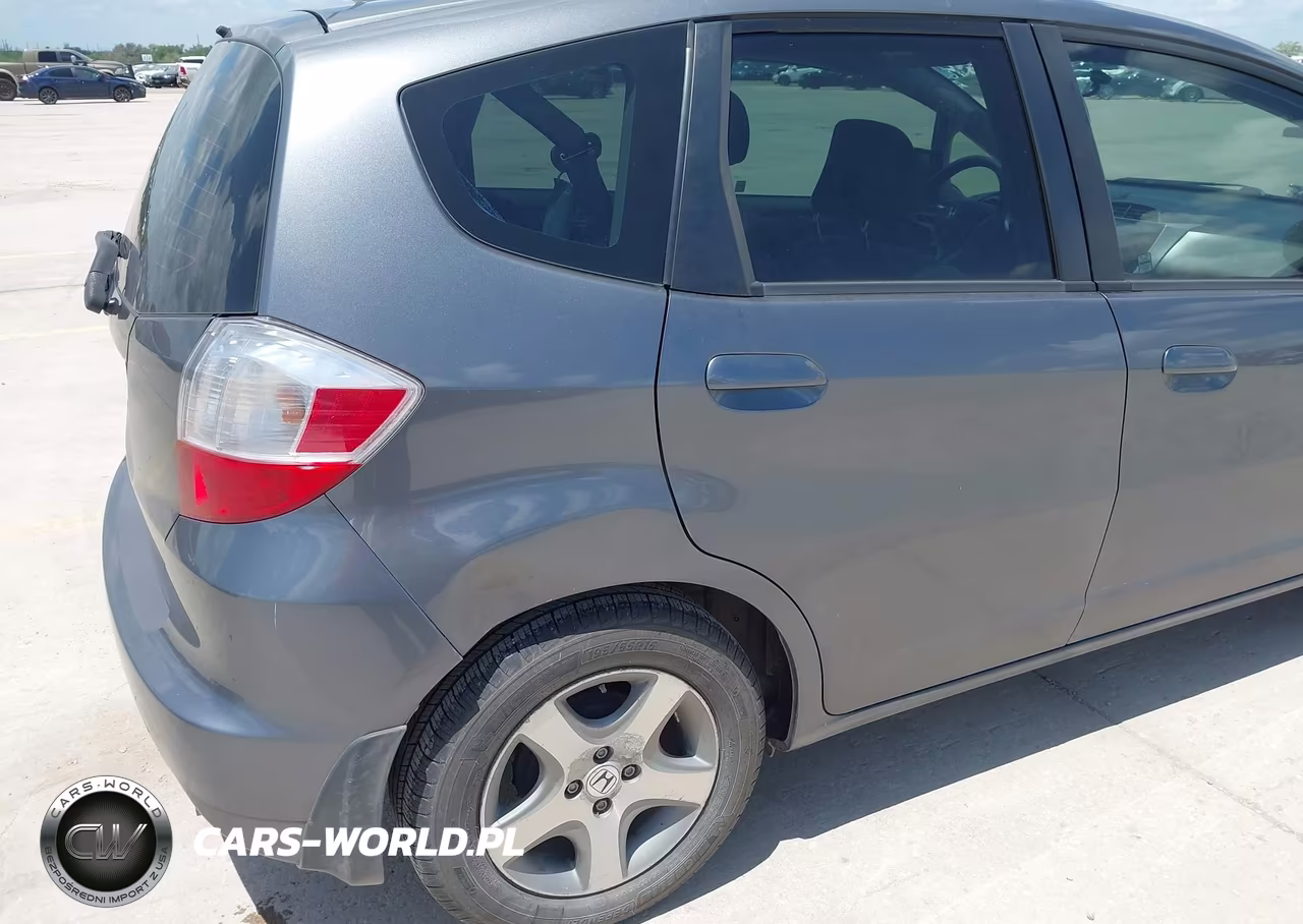 2013 Honda Fit VIN:JHMGE8H34DC017092 - 17