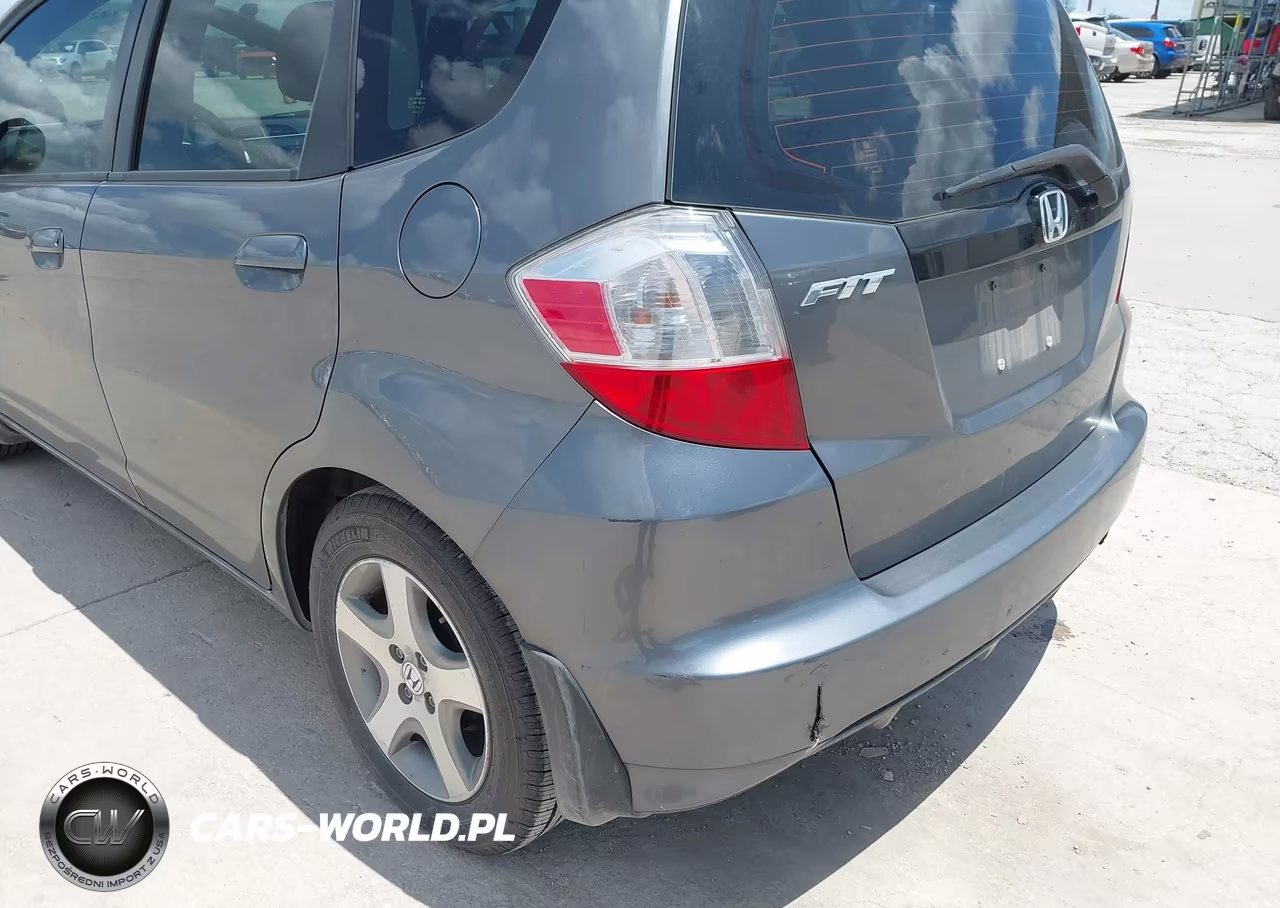 2013 Honda Fit VIN:JHMGE8H34DC017092 - 18