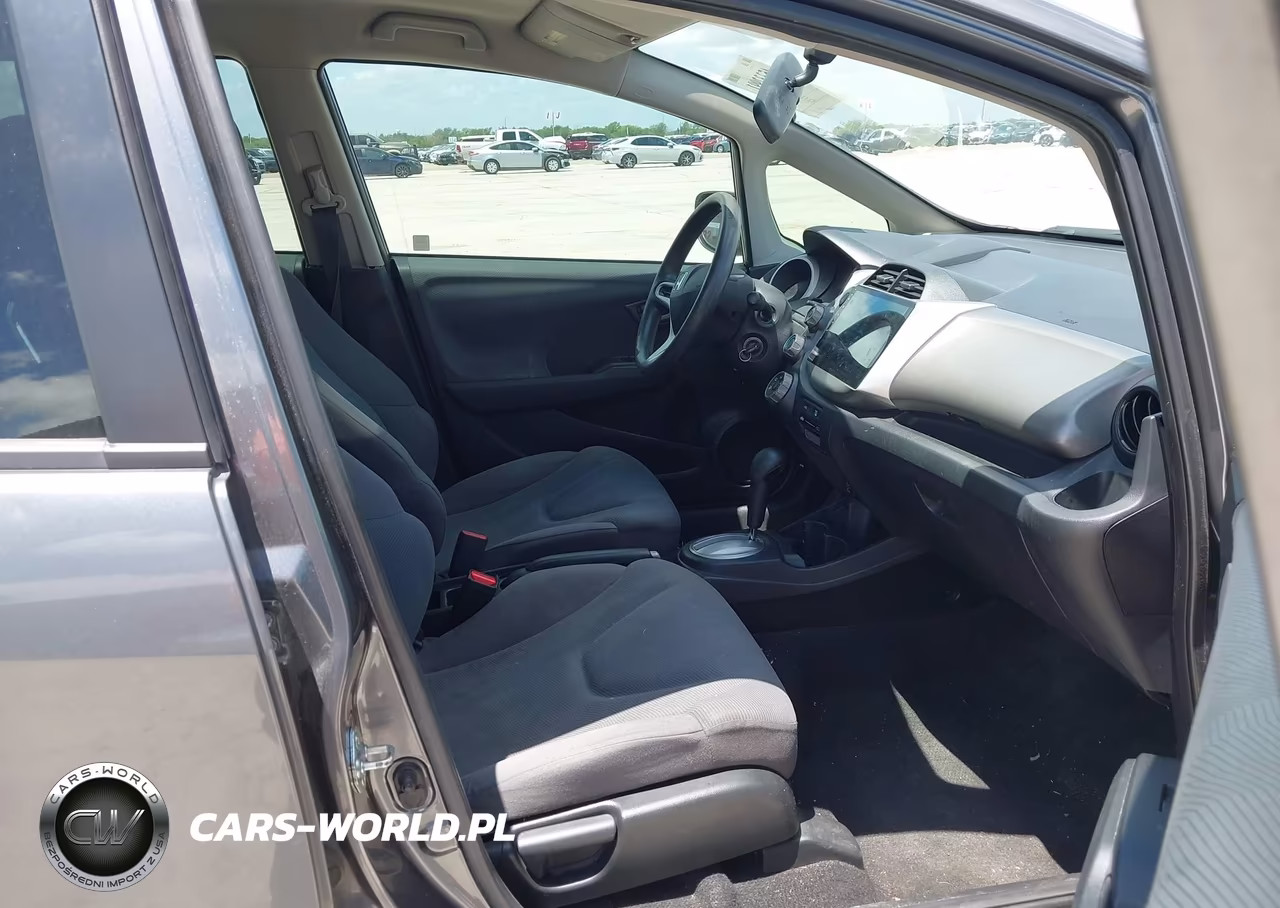 2013 Honda Fit VIN:JHMGE8H34DC017092 - 5