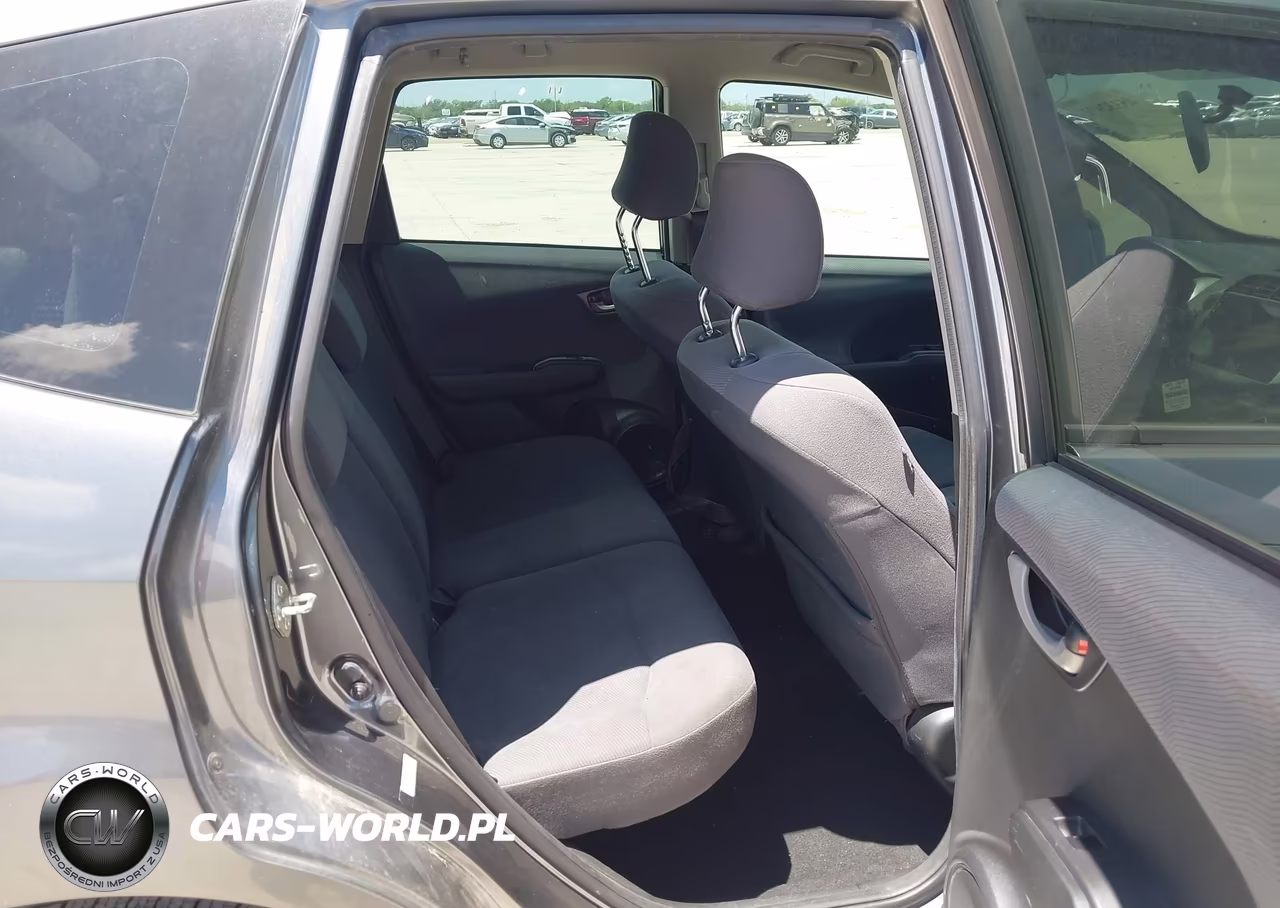 2013 Honda Fit VIN:JHMGE8H34DC017092 - 8
