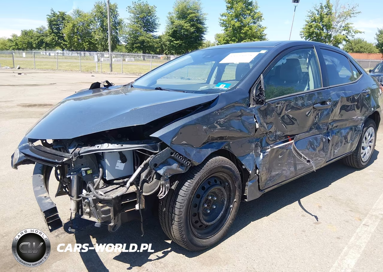 2018 Toyota Corolla Le VIN:2T1BURHE3JC028786 - 2