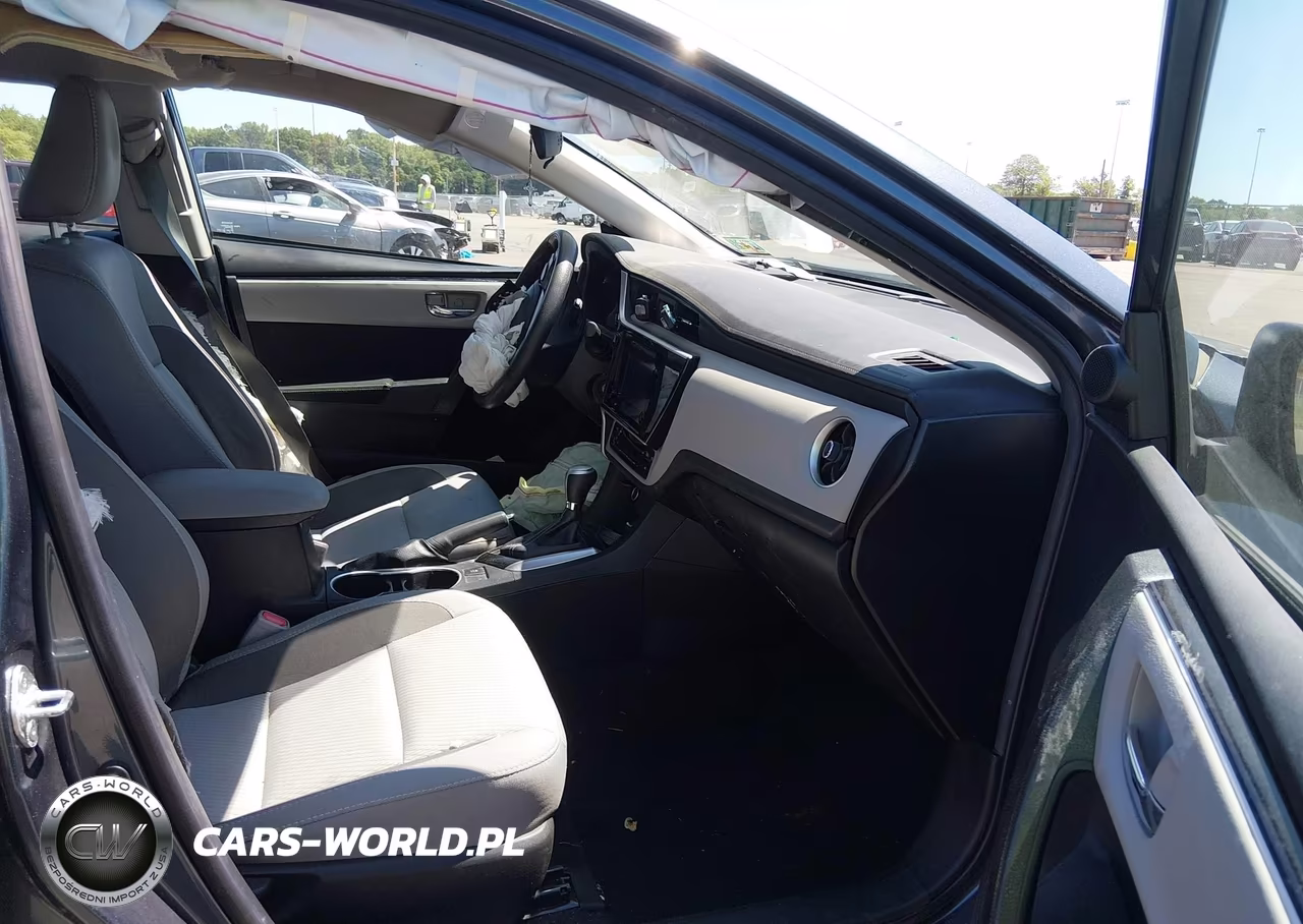 2018 Toyota Corolla Le VIN:2T1BURHE3JC028786 - 5