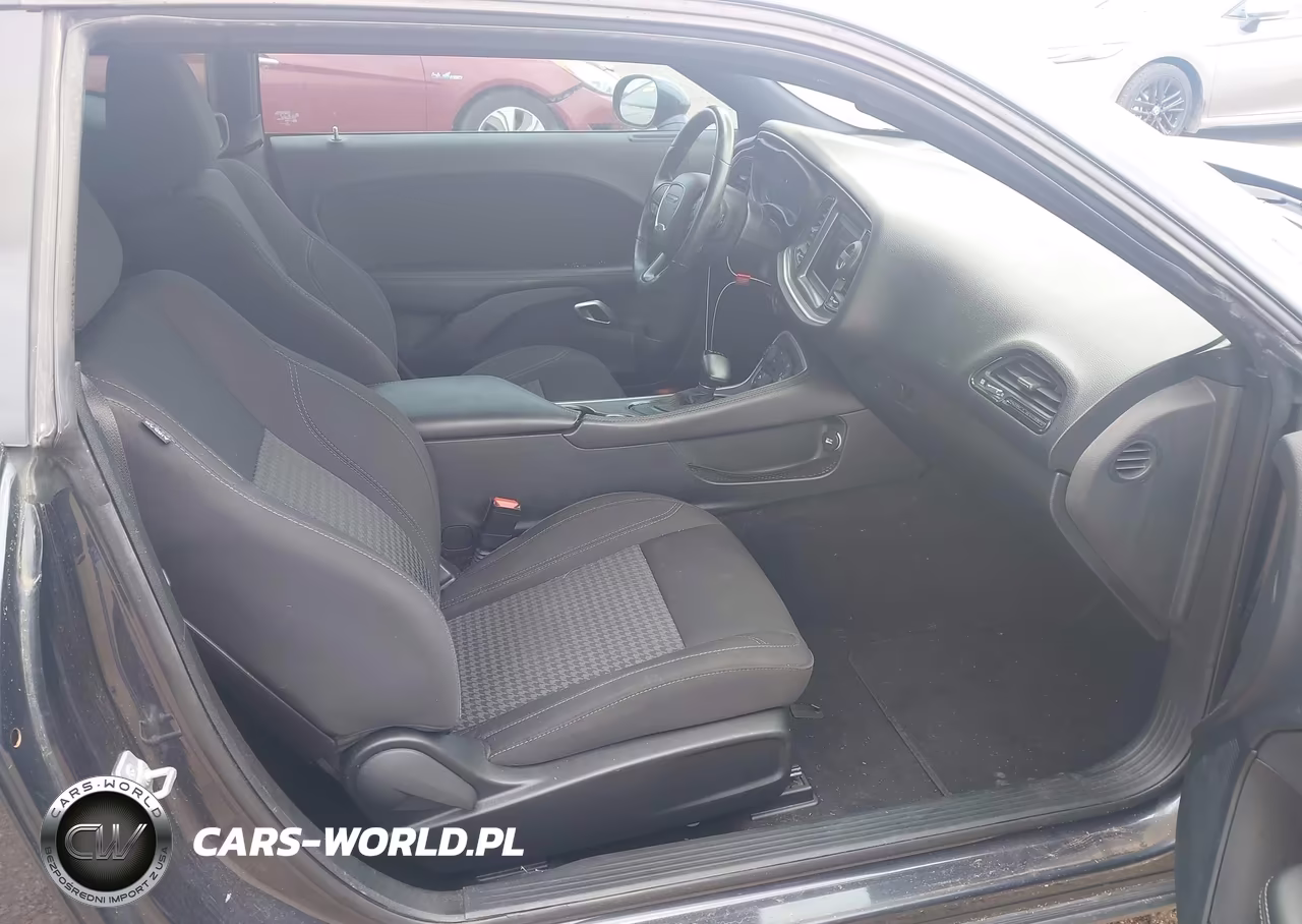 2019 Dodge Challenger Sxt VIN:2C3CDZAG6KH688039 - 5