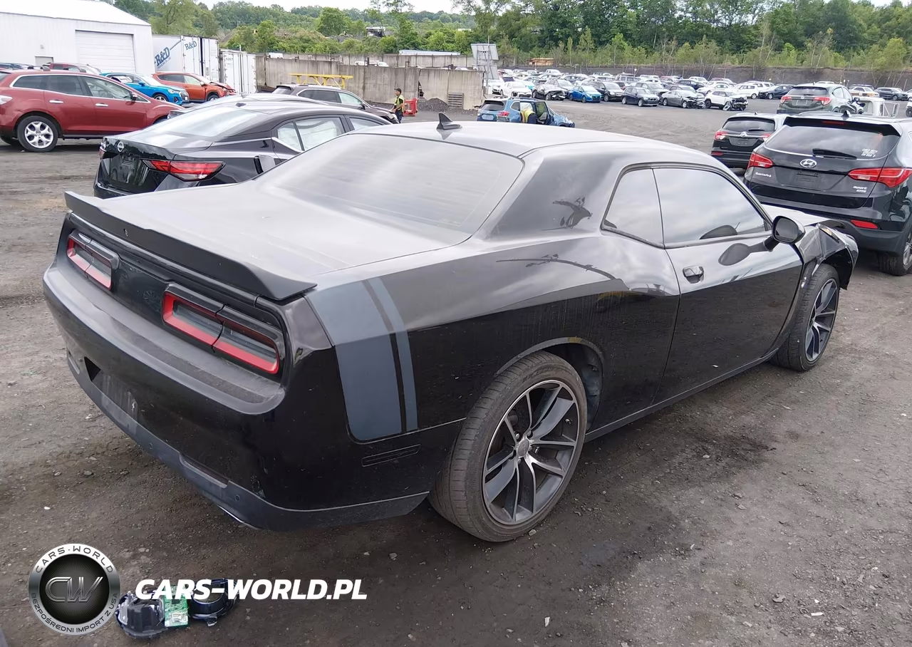 2016 Dodge Challenger 392 Hemi Scat Pack Shaker VIN:2C3CDZFJ9GH237053 - 4