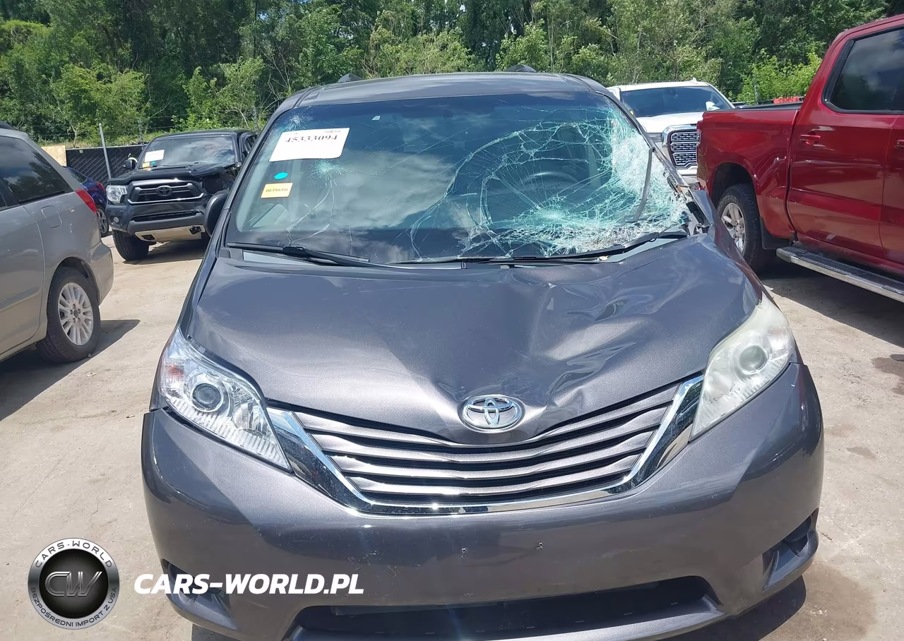 2015 Toyota Sienna Le 8 Passenger VIN:5TDKK3DC7FS564355 - 13