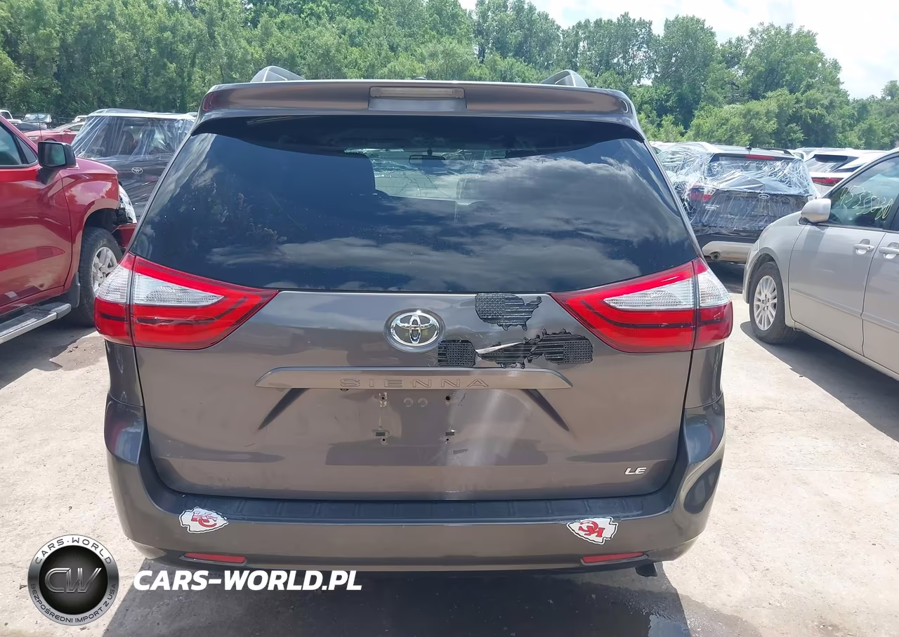 2015 Toyota Sienna Le 8 Passenger VIN:5TDKK3DC7FS564355 - 17