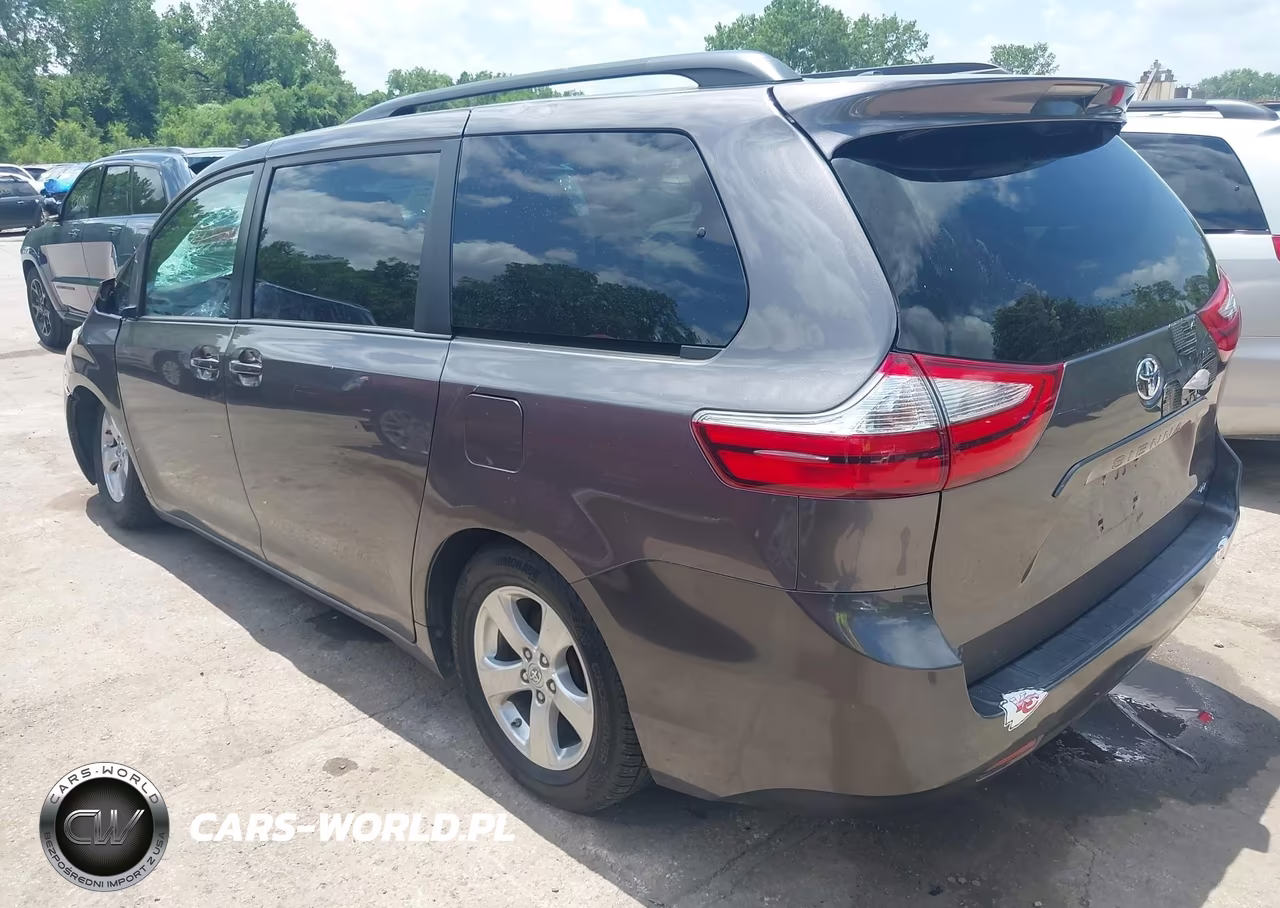 2015 Toyota Sienna Le 8 Passenger VIN:5TDKK3DC7FS564355 - 3