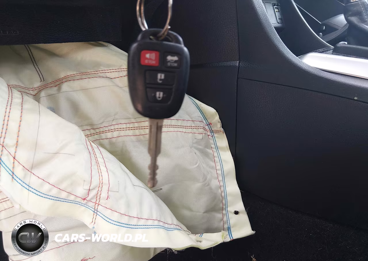2017 Toyota Corolla Le VIN:2T1BURHE8HC942655 - 11