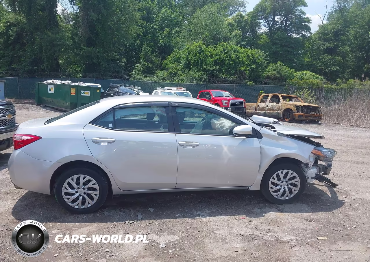 2017 Toyota Corolla Le VIN:2T1BURHE8HC942655 - 14
