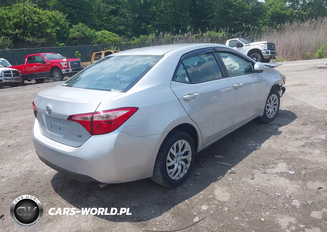 2017 Toyota Corolla Le VIN:2T1BURHE8HC942655 - 4