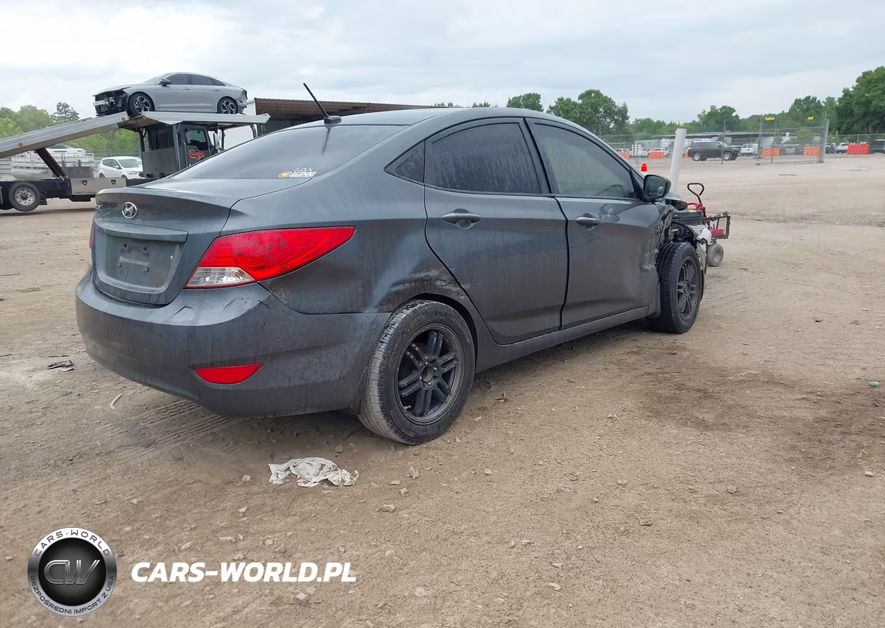 2013 Hyundai Accent Gls VIN:KMHCT4AEXDU411986 - 4
