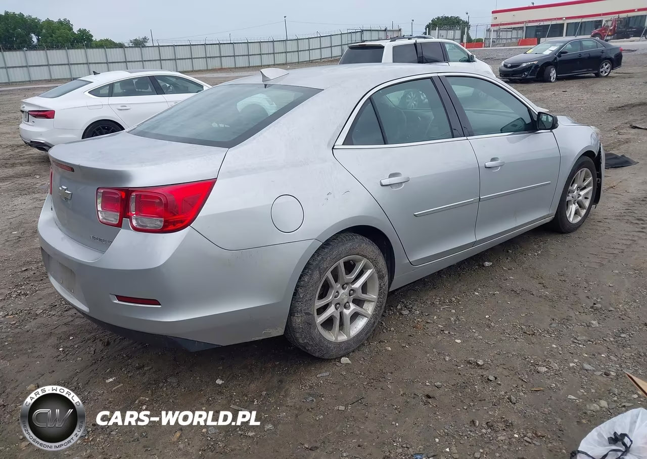 2015 Chevrolet Malibu 1Lt VIN:1G11C5SL3FF325207 - 4