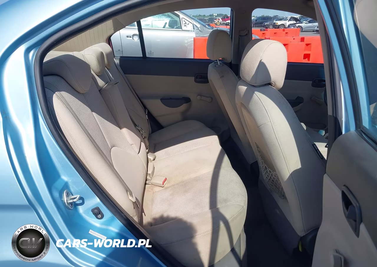 2009 Hyundai Accent Gls VIN:KMHCN46C39U374854 - 8