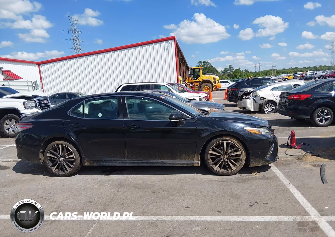 2018 Toyota Camry Xse VIN:4T1B61HK2JU021635 - 13
