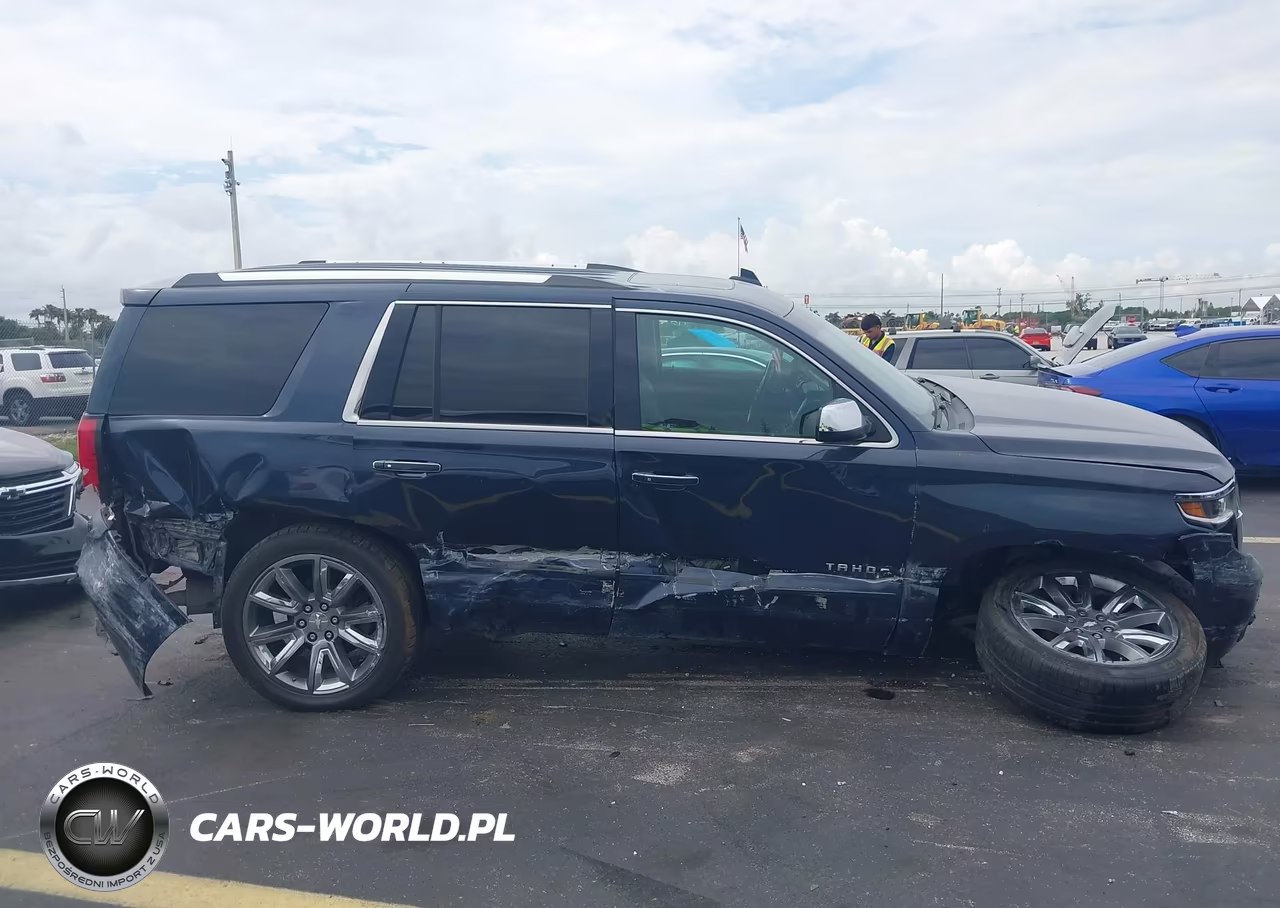 2018 Chevrolet Tahoe Premier VIN:1GNSCCKC6JR204069 - 13