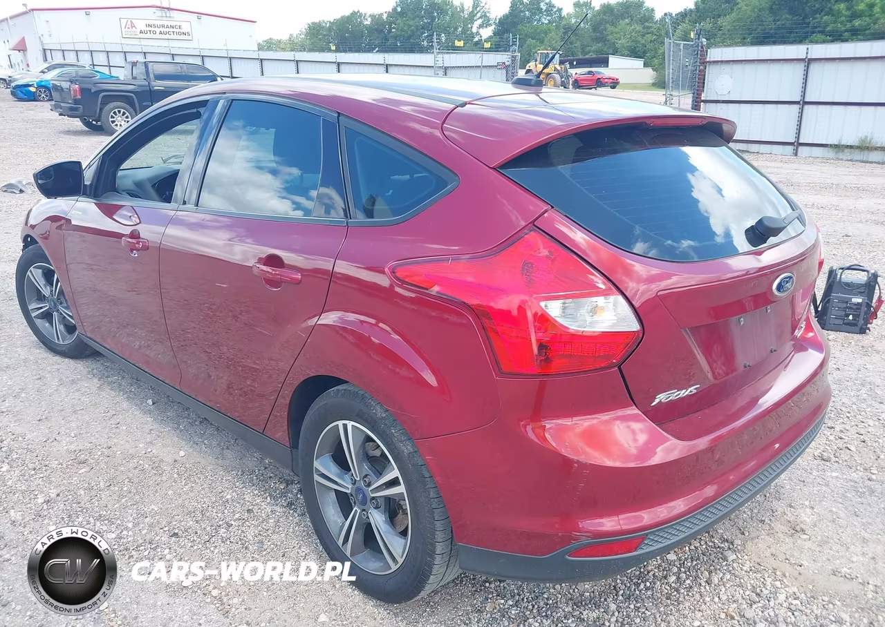2014 Ford Focus Se VIN:1FADP3K23EL305386 - 3