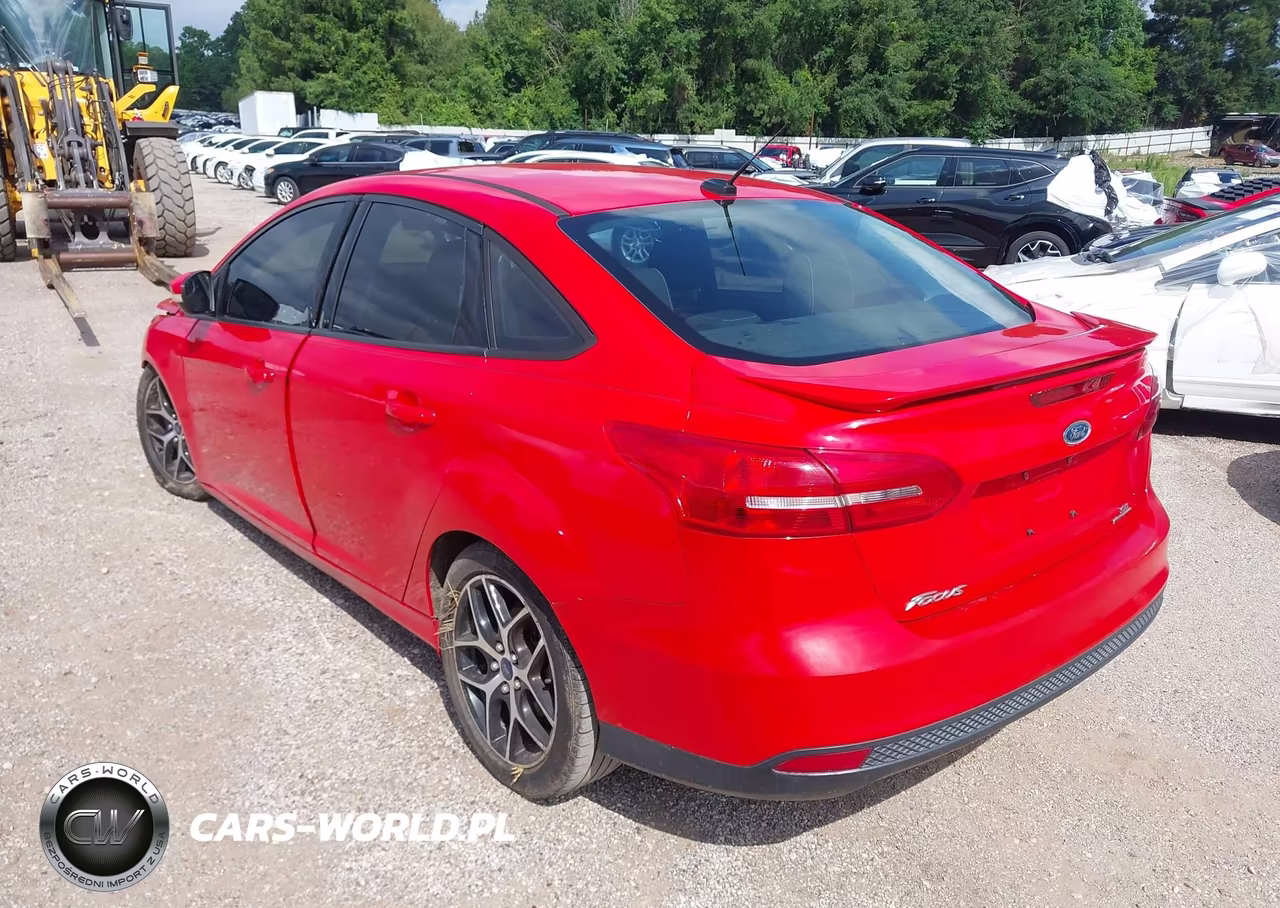 2015 Ford Focus Se VIN:1FADP3F25FL248054 - 3