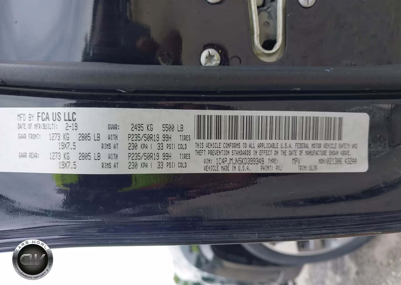 2019 Jeep Cherokee Overland 4X4 VIN:1C4PJMJN5KD399349 - 9