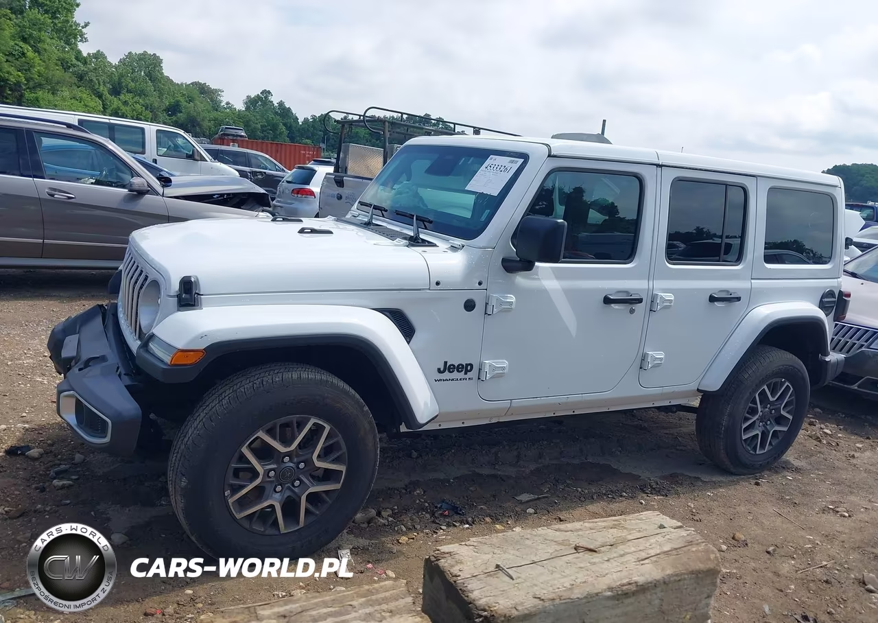 2025 Jeep Wrangler 4-Door Sahara 4X4 VIN:1C4PJXEN6SW598345 - 14